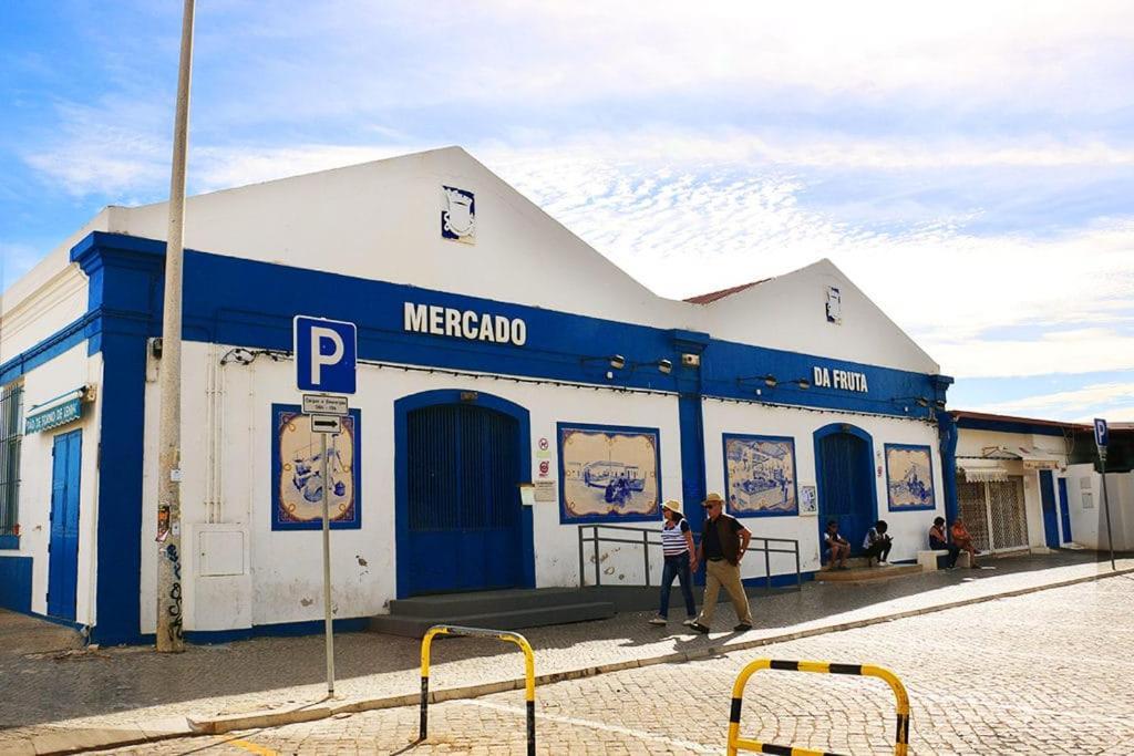 Coluna Mar Quarteira Exterior foto